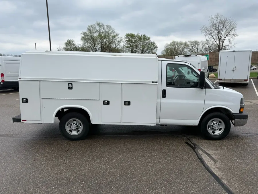 2018 Chevrolet Express 3500 Work Van | Photo 12 of 19