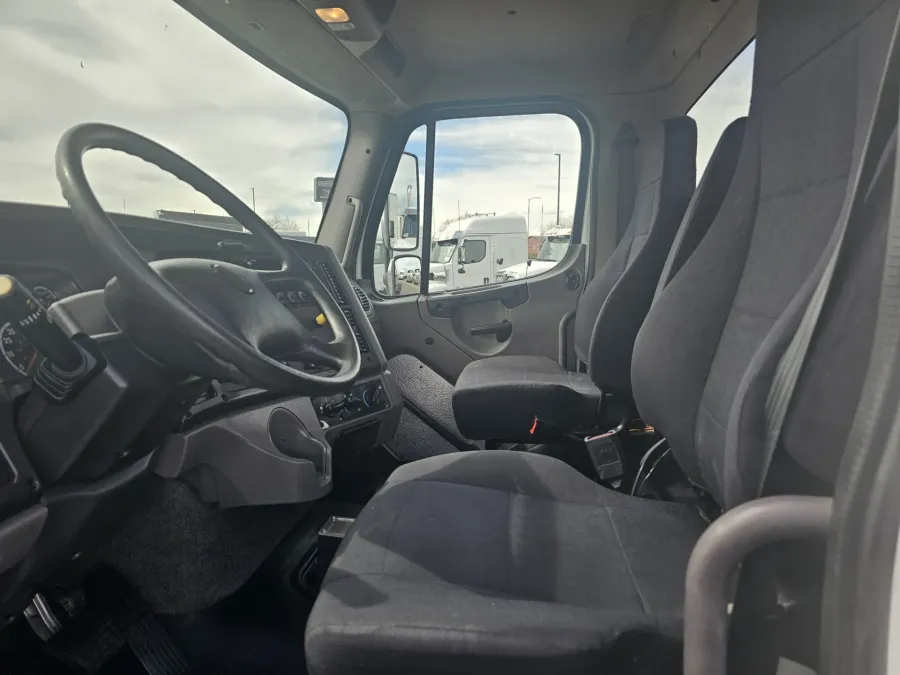 2023 Freightliner M2 112 | Photo 14 of 19