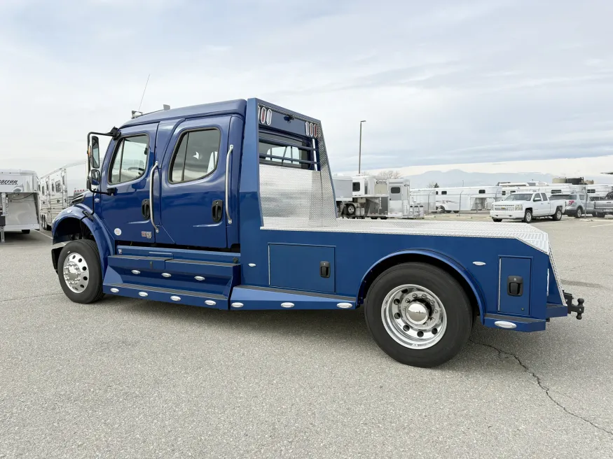 2025 Freightliner M2 106 Plus Summit Hauler | Photo 15 of 24