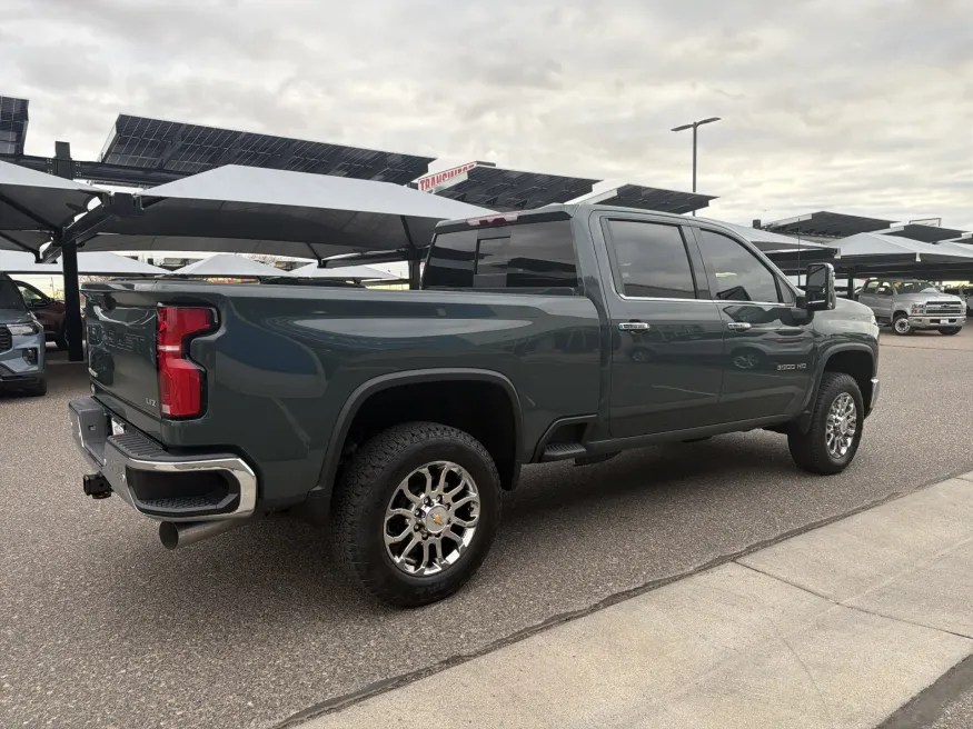 2026 Chevrolet Silverado 3500HD LTZ | Photo 4 of 22