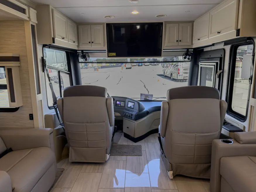 2026 Tiffin Allegro Red 37BA | Photo 11 of 28