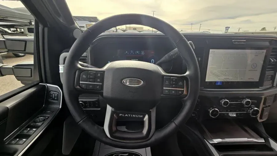 2026 Ford Super Duty F-250 | Photo 18 of 35