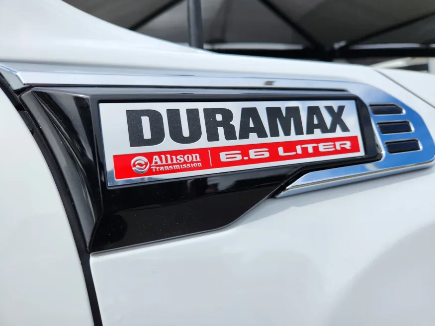 2025 GMC Sierra 2500HD SLT | Photo 21 of 32