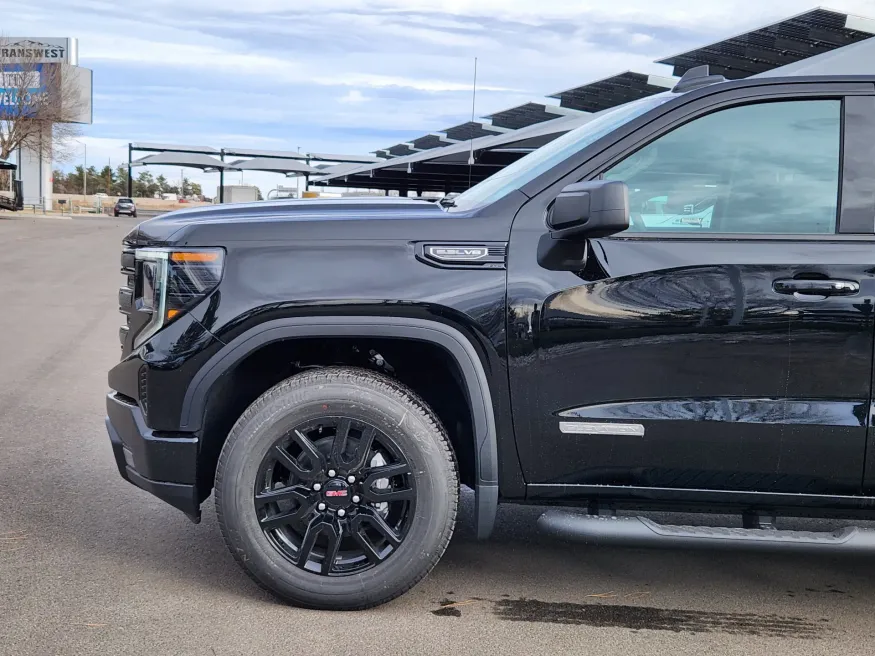 2026 GMC Sierra 1500 Elevation | Photo 6 of 23