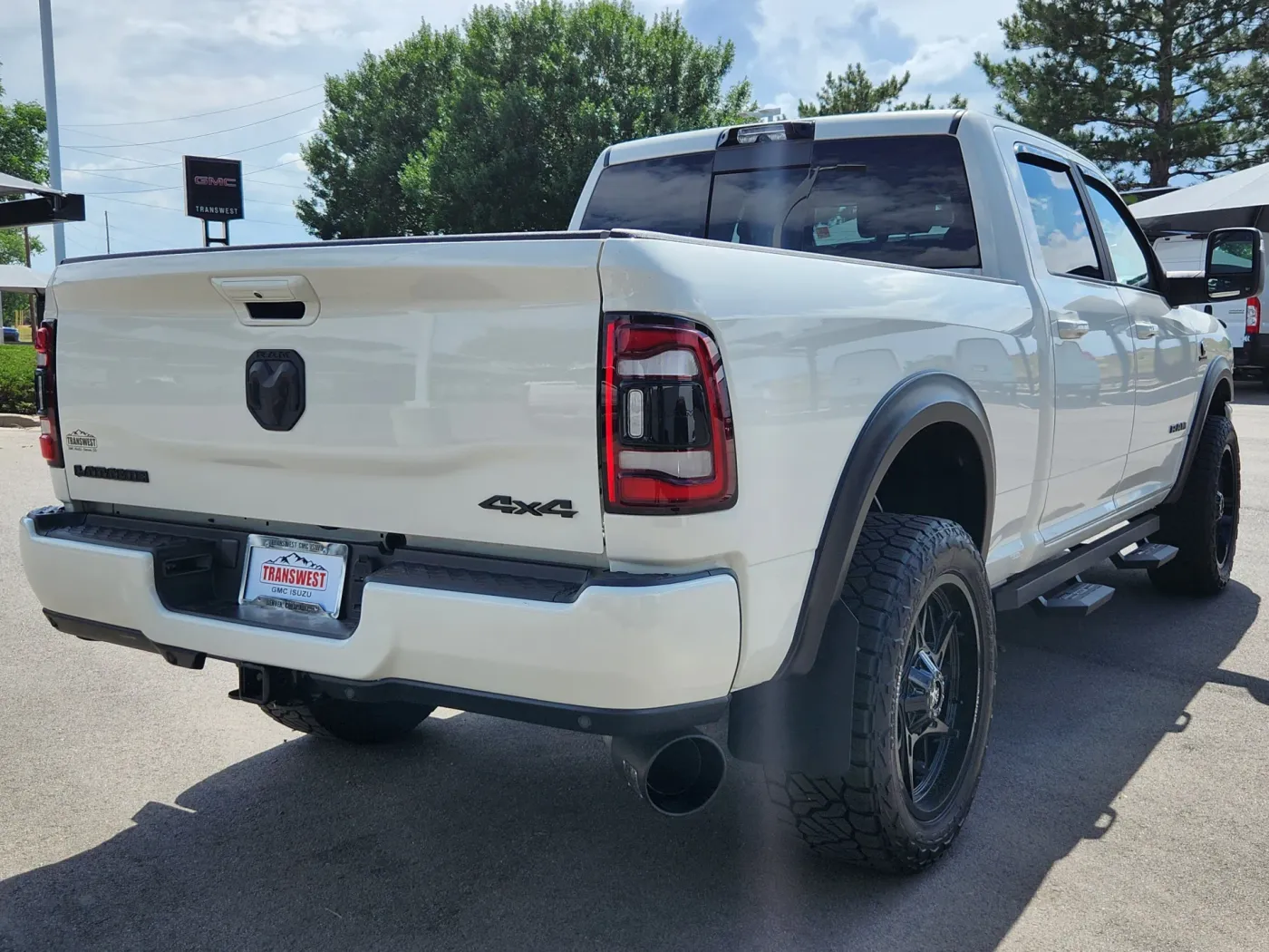 2024 RAM 3500 Laramie | Photo 2 of 33