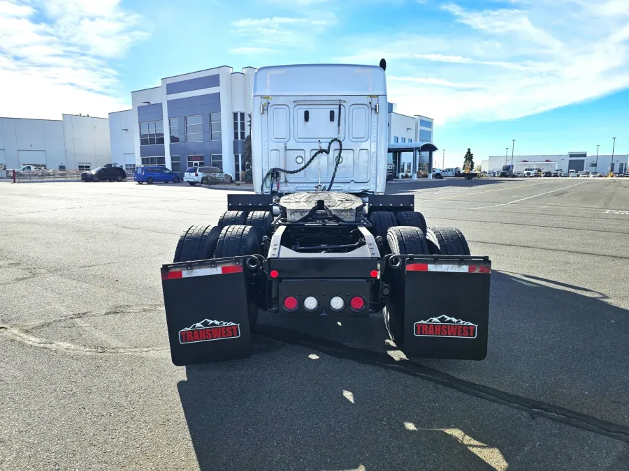 2025 Western Star 47X | Photo 6 of 19