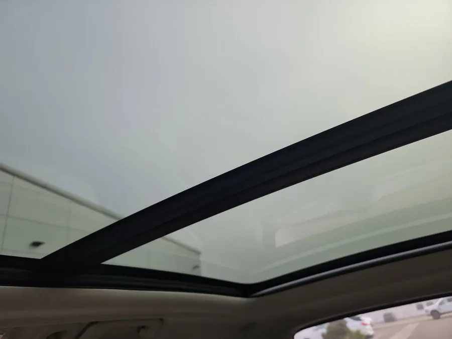 2022 Volvo XC60 Momentum | Photo 14 of 19