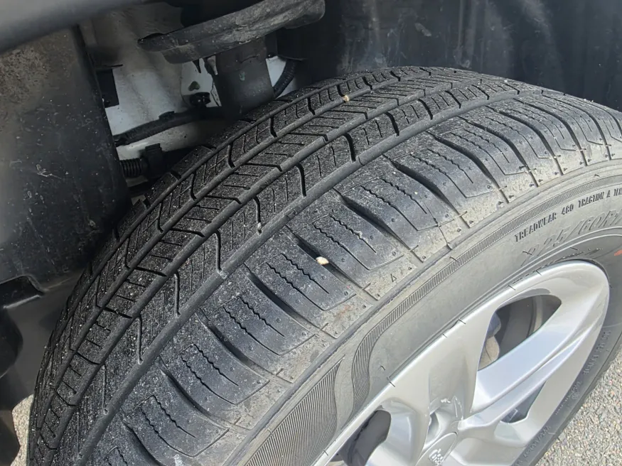2024 Jeep Compass Latitude | Photo 8 of 21