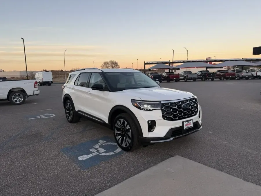 2026 Ford Explorer | Photo 3 of 25