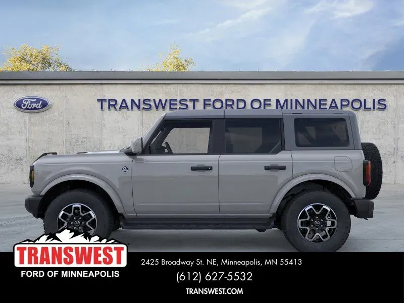 2026 Ford Bronco Outer Banks | Photo 2 of 25