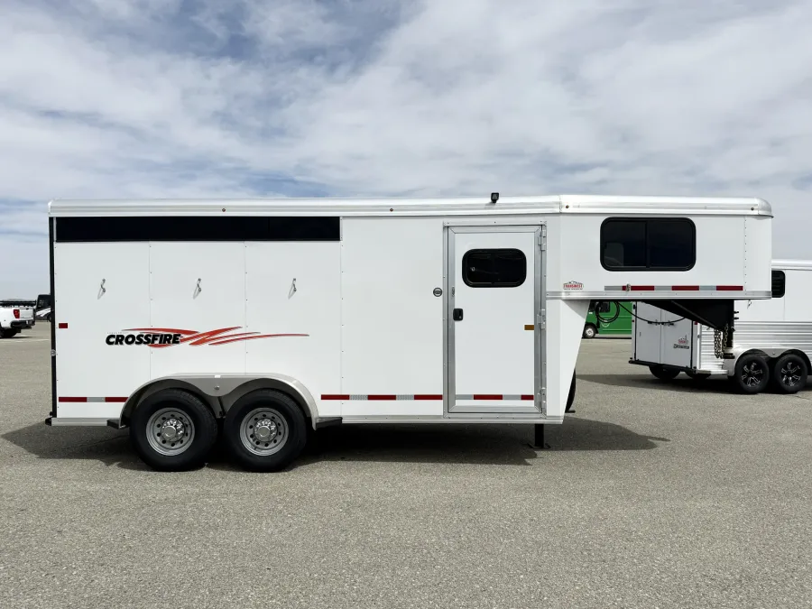 2026 Logan Coach Crossfire 3HGN | Photo 2 of 14