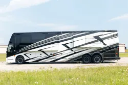 2027 Emerald Luxury Coaches Prevost H3-45 Quad Slide | Thumbnail Photo 25 of 33