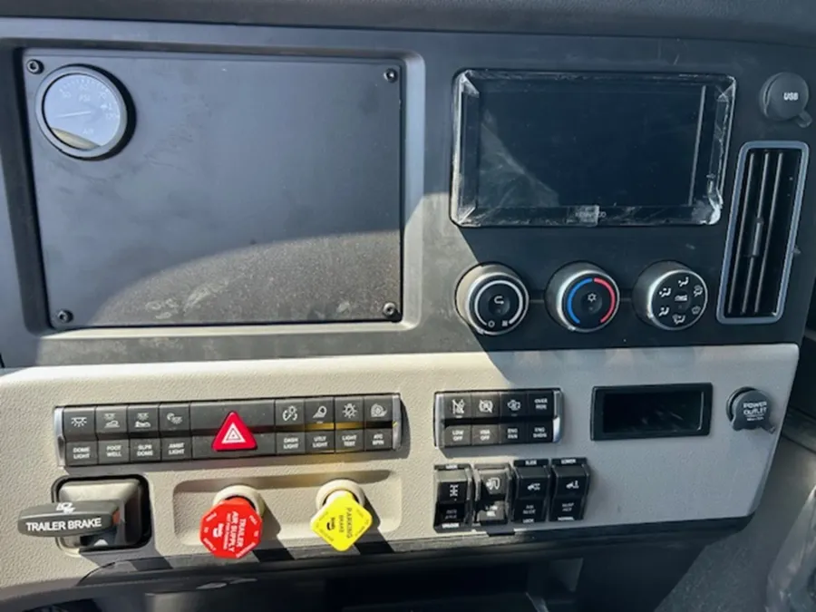 2026 Freightliner Cascadia 126 | Photo 16 of 18