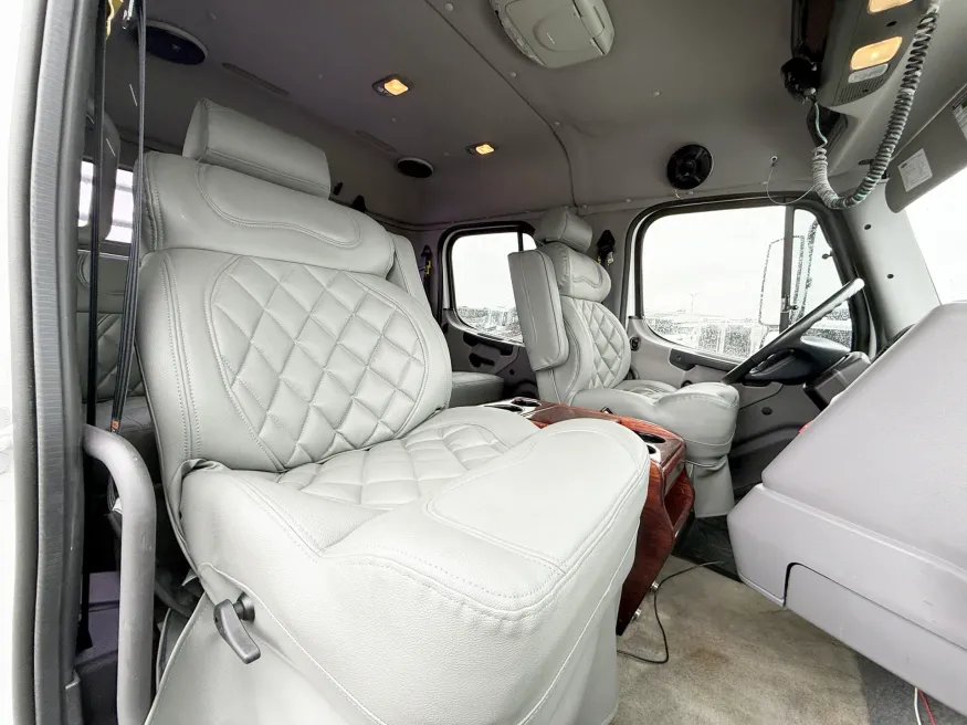 2011 Freightliner M2 112 | Photo 21 of 22