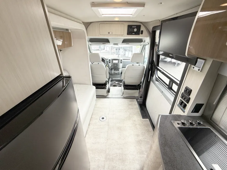 2015 Winnebago Era 70C | Photo 5 of 17