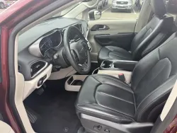 2023 Chrysler Pacifica Touring L | Thumbnail Photo 17 of 24