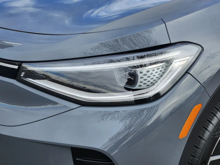 2023 Volkswagen ID.4 | Photo 6 of 22