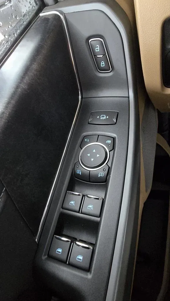 2026 Ford Super Duty F-350 | Photo 12 of 30