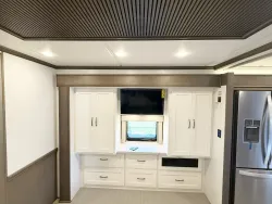 2026 Newmar Super Star 4159 | Thumbnail Photo 11 of 34