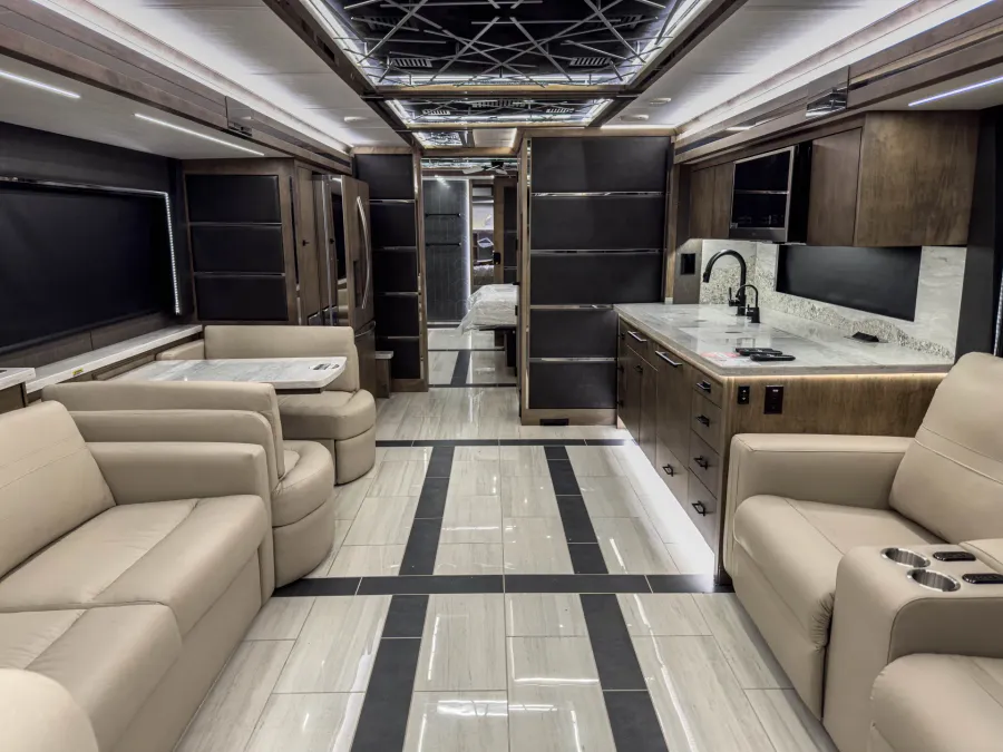 2026 Tiffin Zephyr 45PZ | Photo 3 of 39