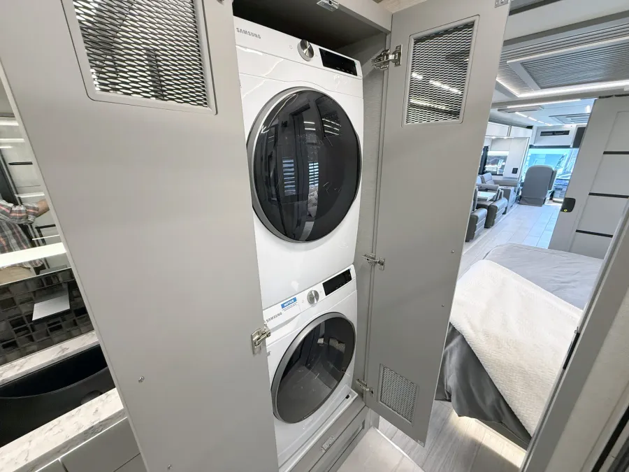 2026 Newmar King Aire 4531 | Photo 22 of 35