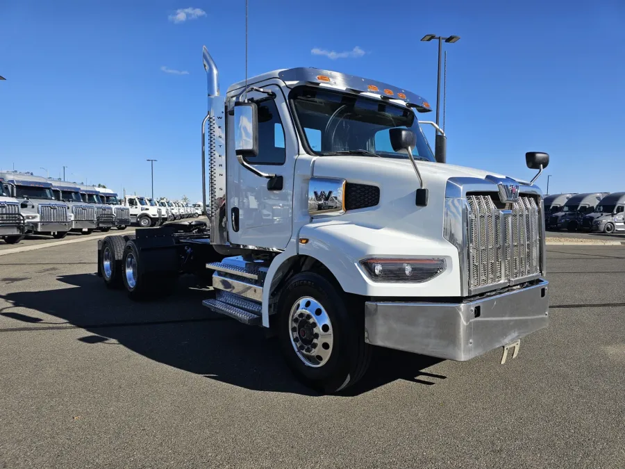 2025 Western Star 47X | Photo 3 of 17