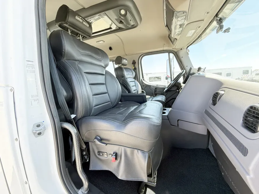 2023 Freightliner M2 106 Summit Hauler | Photo 20 of 22