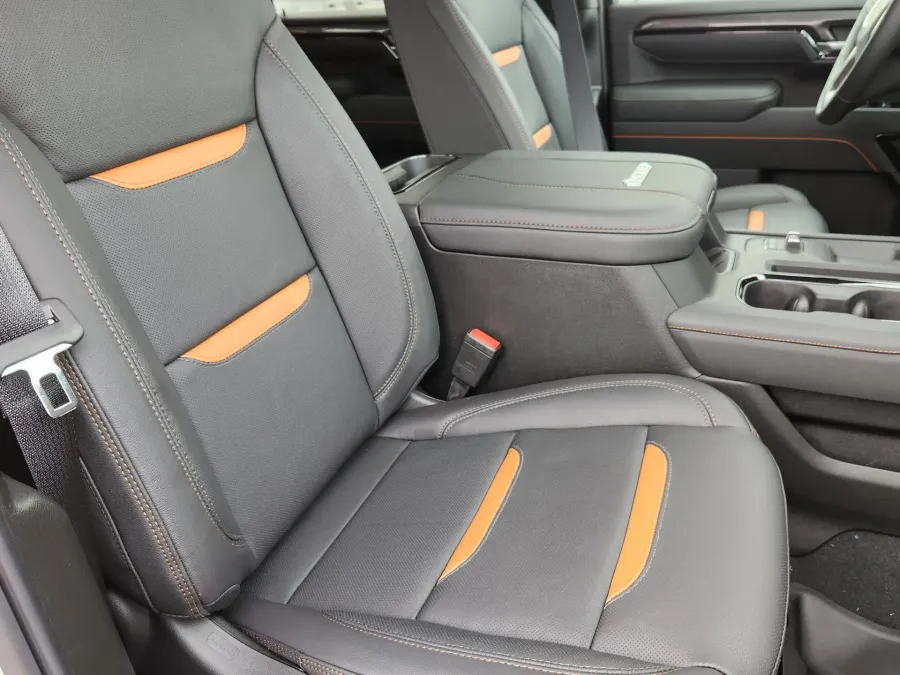 2026 GMC Sierra 2500HD AT4 | Photo 13 of 27