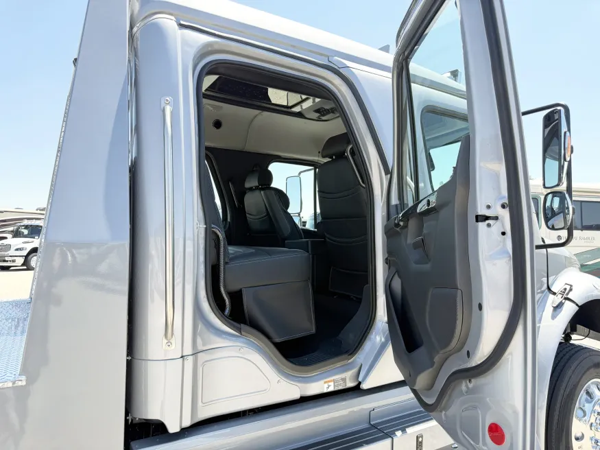 2025 Freightliner M2 106 Plus Summit Hauler | Photo 20 of 25