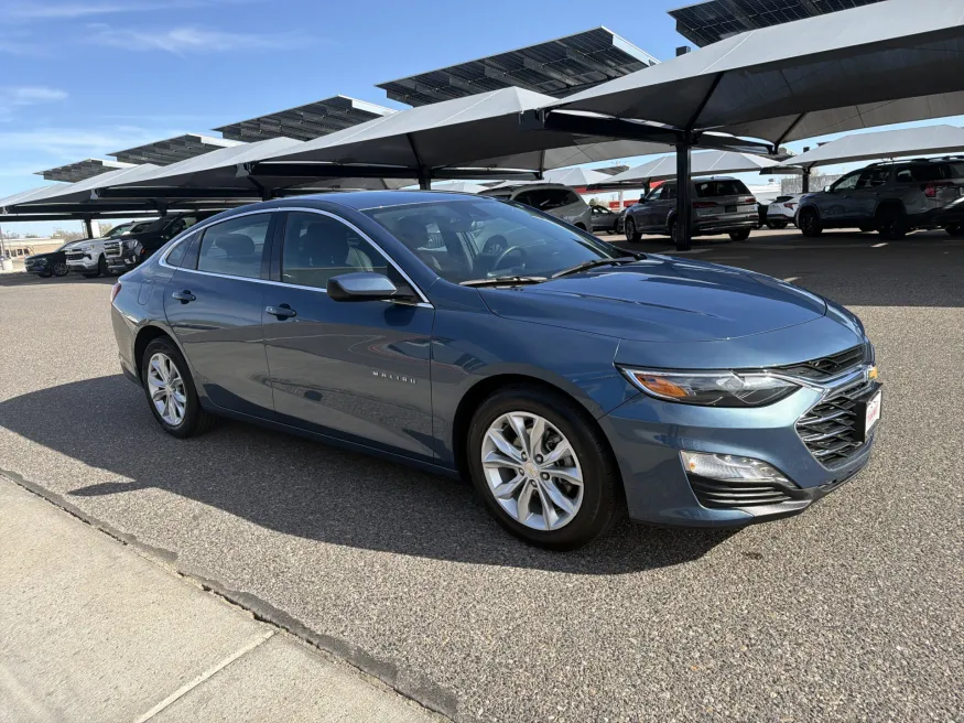 2025 Chevrolet Malibu LT | Photo 6 of 19