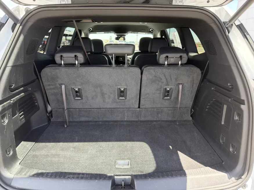 2024 GMC Acadia AWD Elevation | Photo 8 of 25