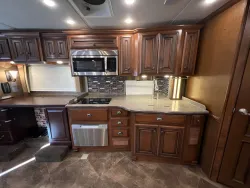 2014 Newmar Dutch Star 3736 | Thumbnail Photo 14 of 22