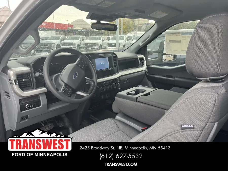 2025 Ford Super Duty F-550 | Photo 10 of 14