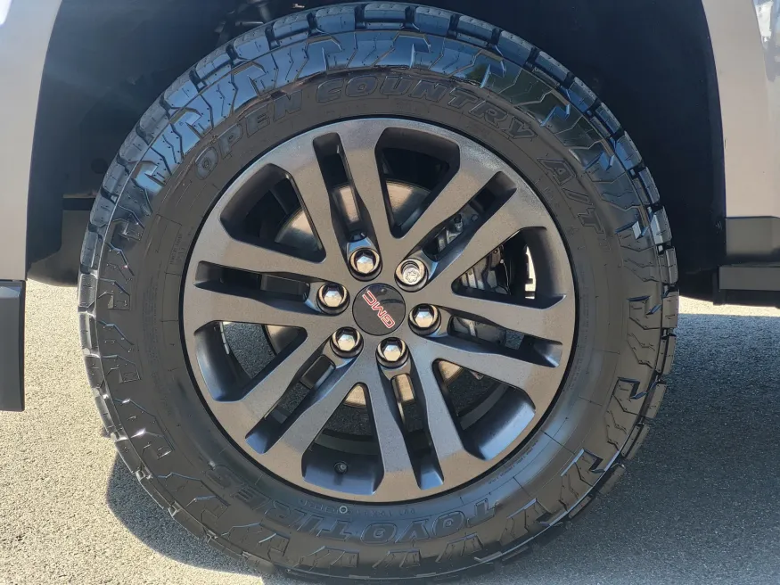 2019 GMC Canyon 4WD SLE | Photo 9 of 24