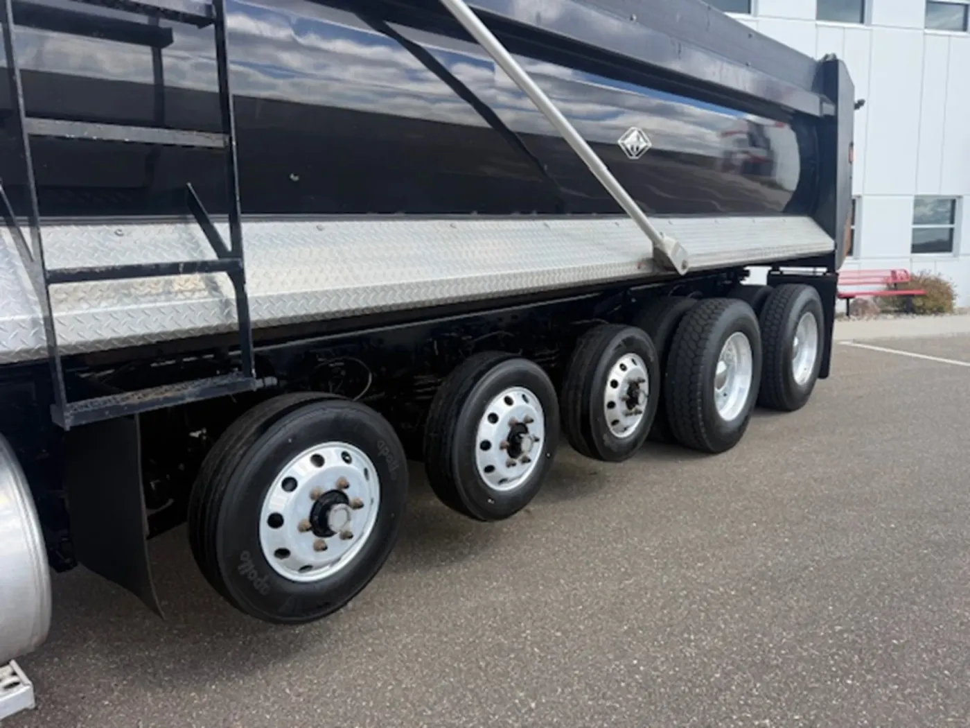 2021 Western Star 4700 | Photo 3 of 12