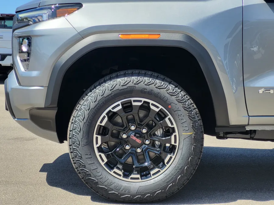2026 GMC Canyon 4WD AT4 | Photo 8 of 26