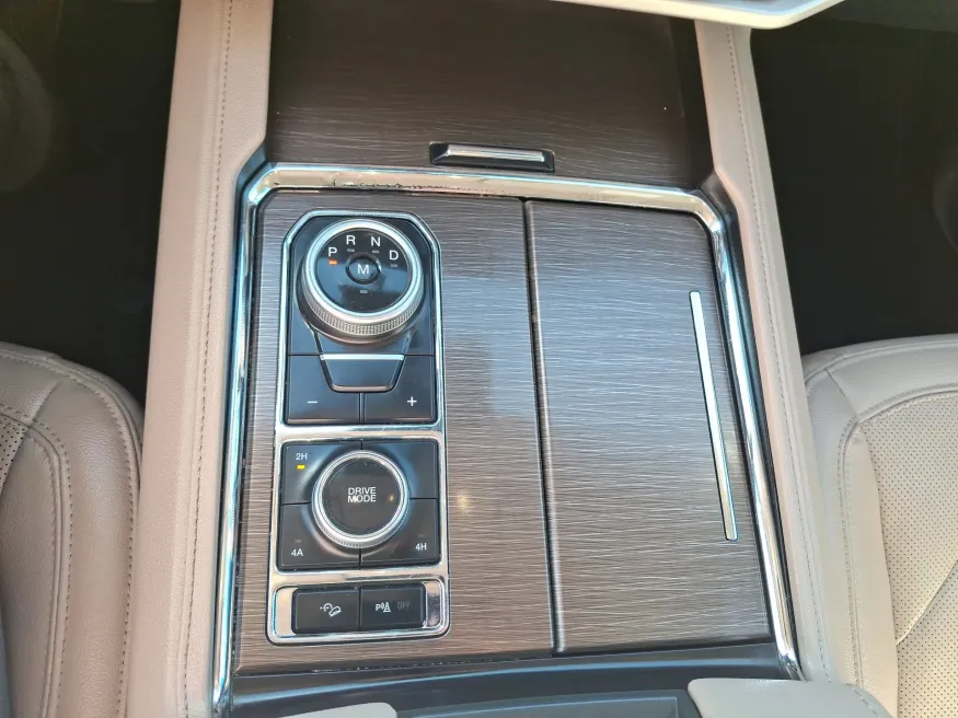 2024 Ford Expedition Max Limited | Photo 21 of 24