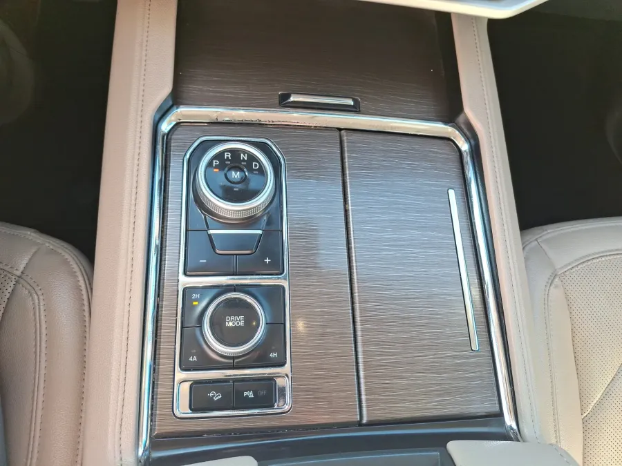 2024 Ford Expedition Max Limited | Photo 21 of 24