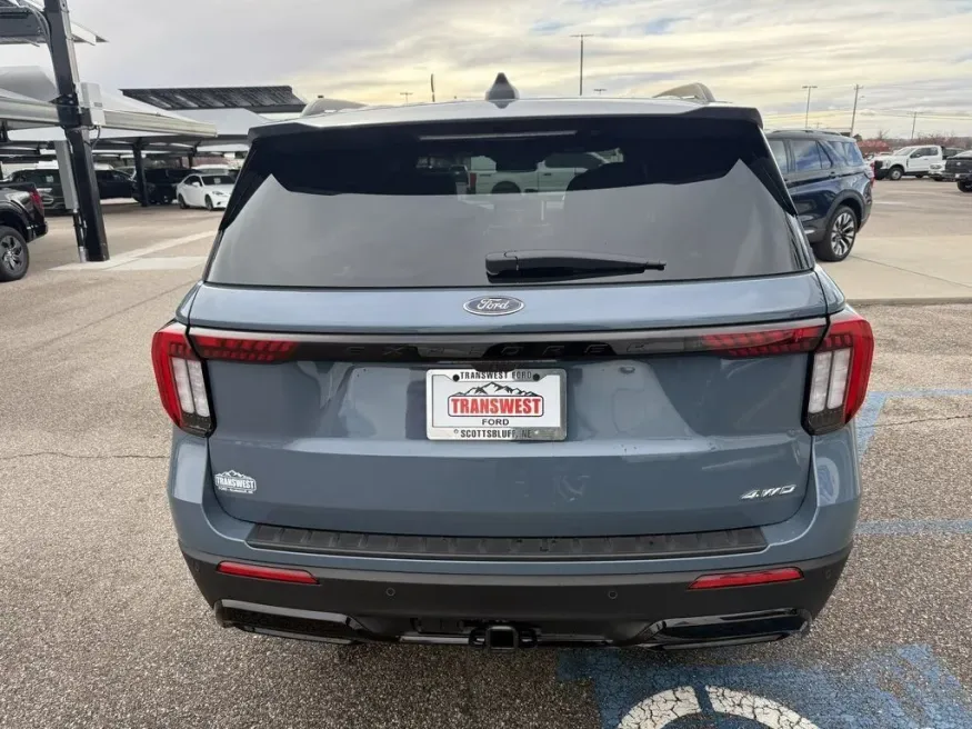 2026 Ford Explorer | Photo 6 of 29