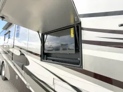 2013 Tiffin Zephyr | Thumbnail Photo 26 of 32