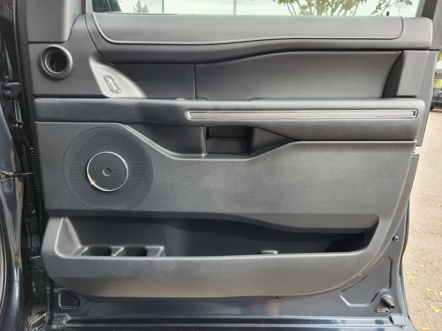 2024 Ford Expedition Max XLT | Photo 16 of 28