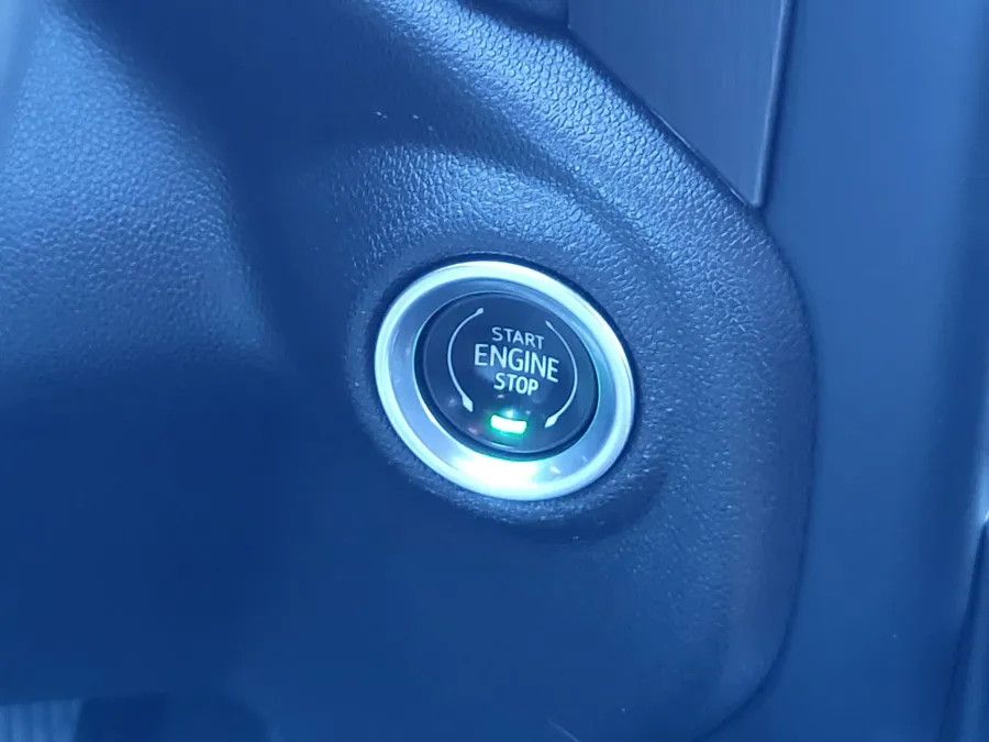 2022 GMC Sierra 3500HD AT4 | Photo 18 of 31