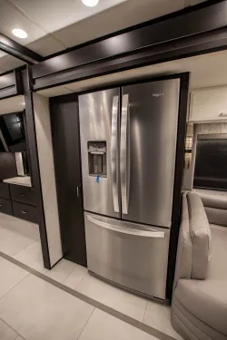 2026 Newmar Mountain Aire 4118 | Thumbnail Photo 20 of 44