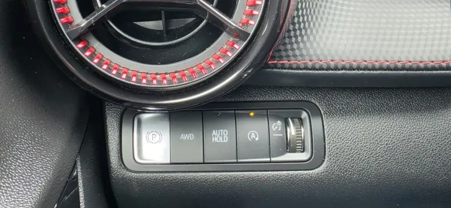 2025 Chevrolet Equinox | Photo 13 of 28