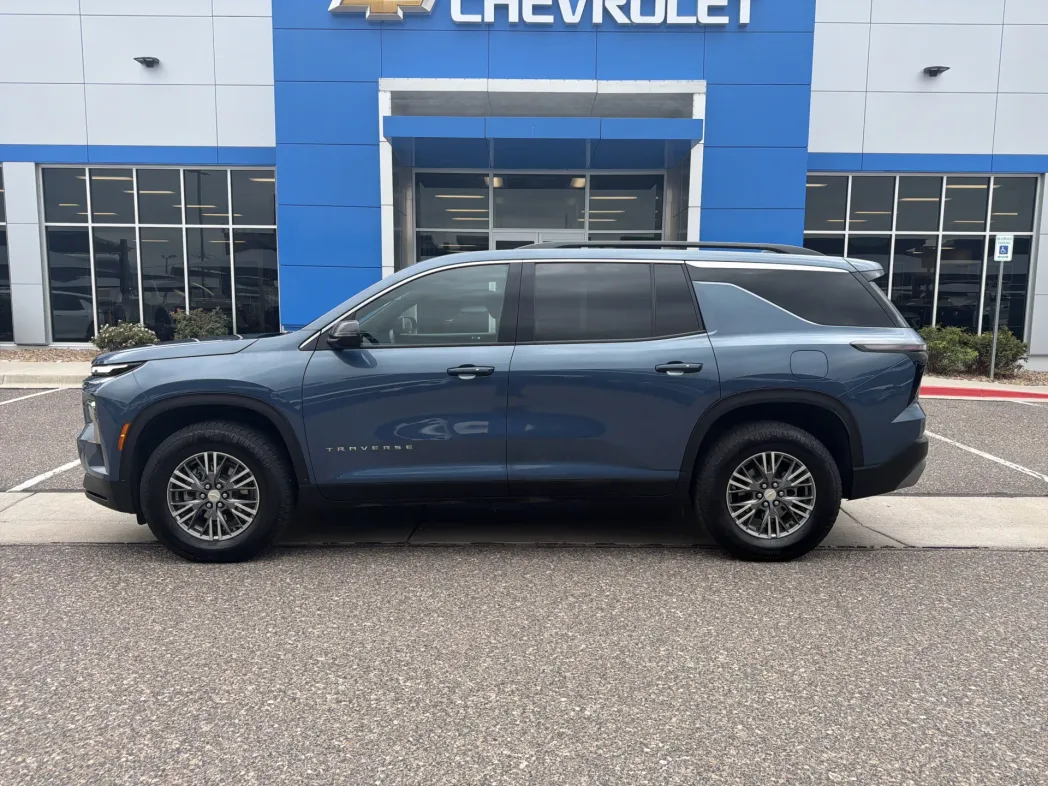 2025 Chevrolet Traverse AWD LT 
