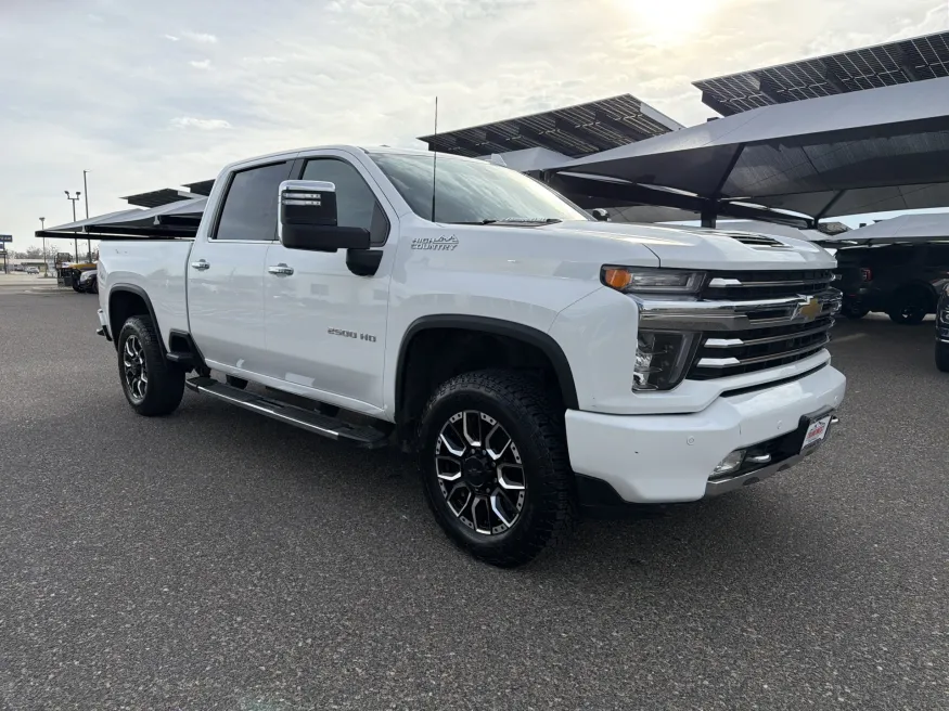 2022 Chevrolet Silverado 2500HD High Country | Photo 7 of 22
