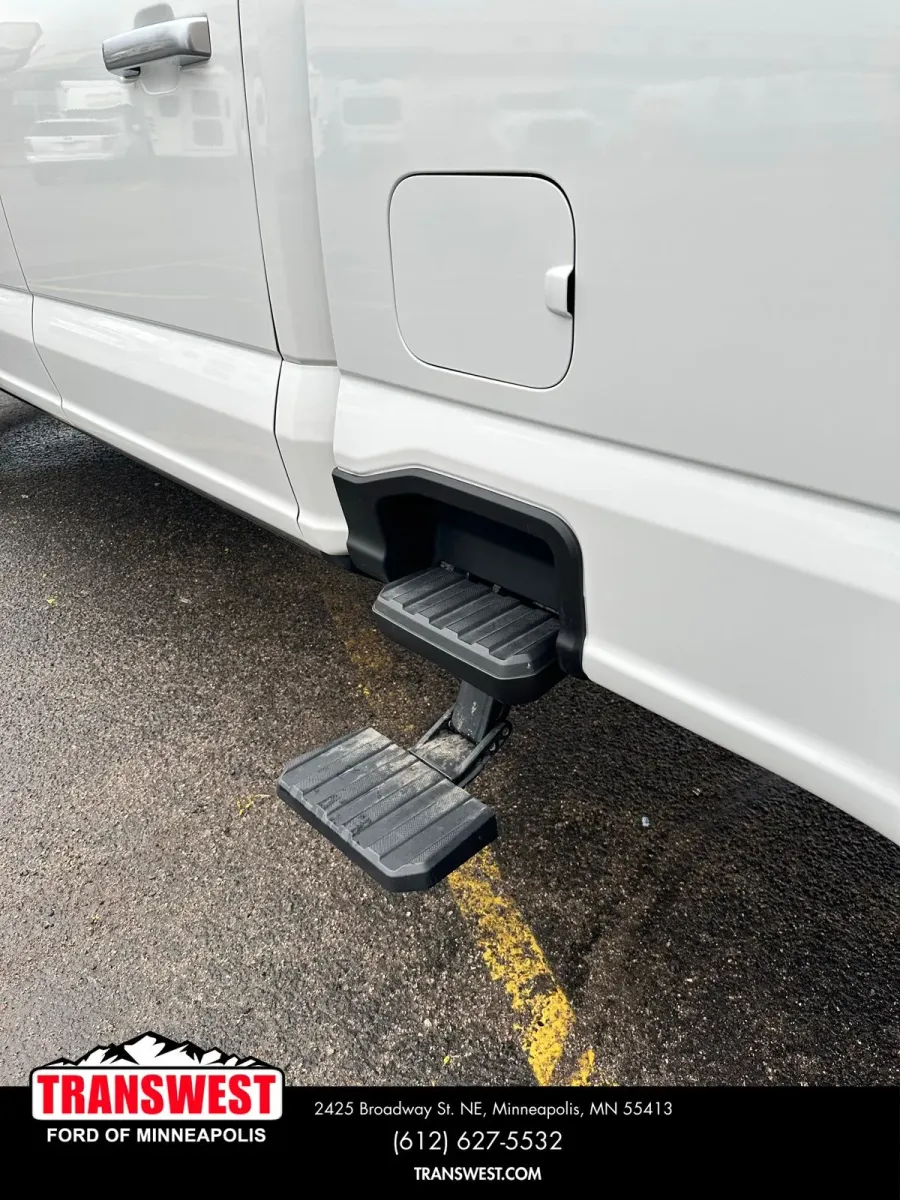 2026 Ford Super Duty F-350 Platinum | Photo 7 of 19