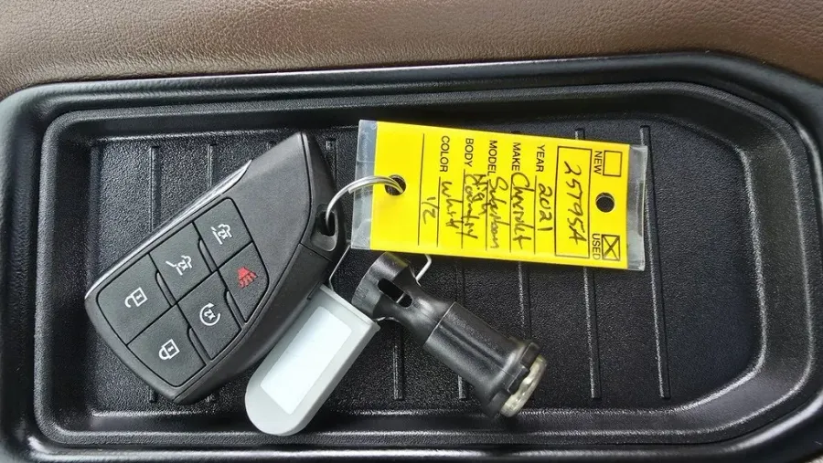 2021 Chevrolet Suburban | Photo 28 of 37