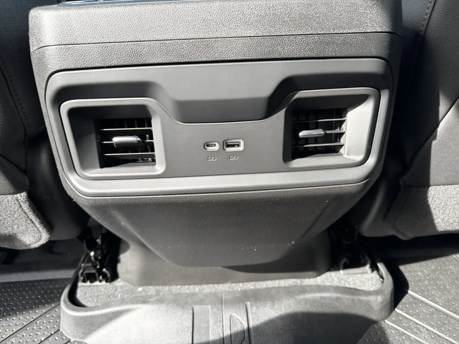 2026 Chevrolet Silverado 1500 RST | Photo 10 of 22