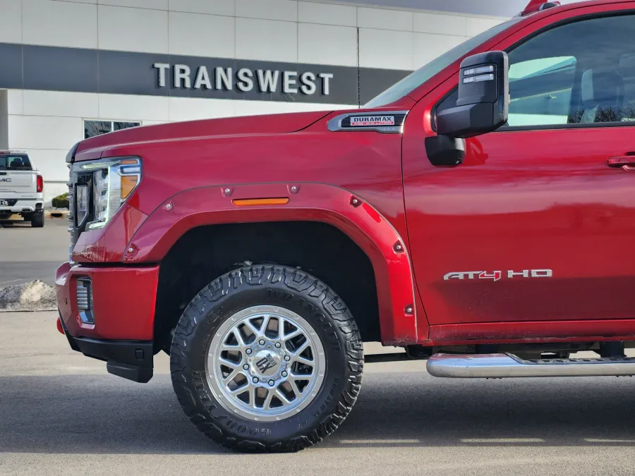 2022 GMC Sierra 2500HD AT4 | Photo 4 of 20
